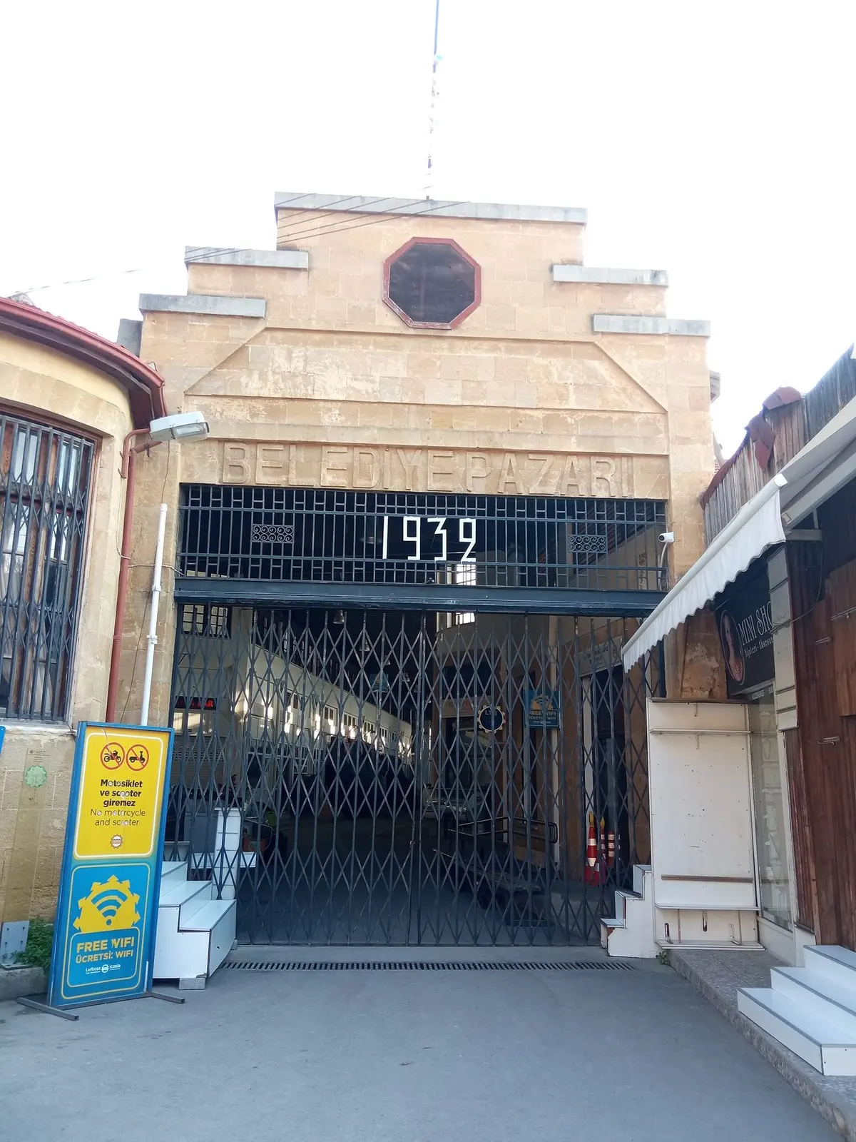 Bandabuliya Municipal Market, North Nicosia — detail