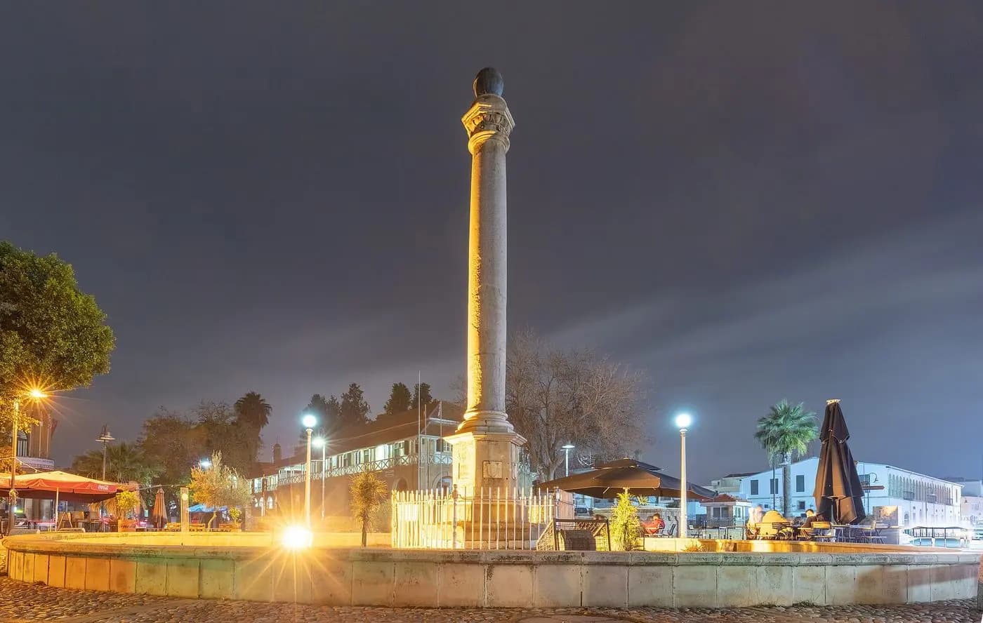 The Venetian Column & Sarayönü Square, North Nicosia — general view