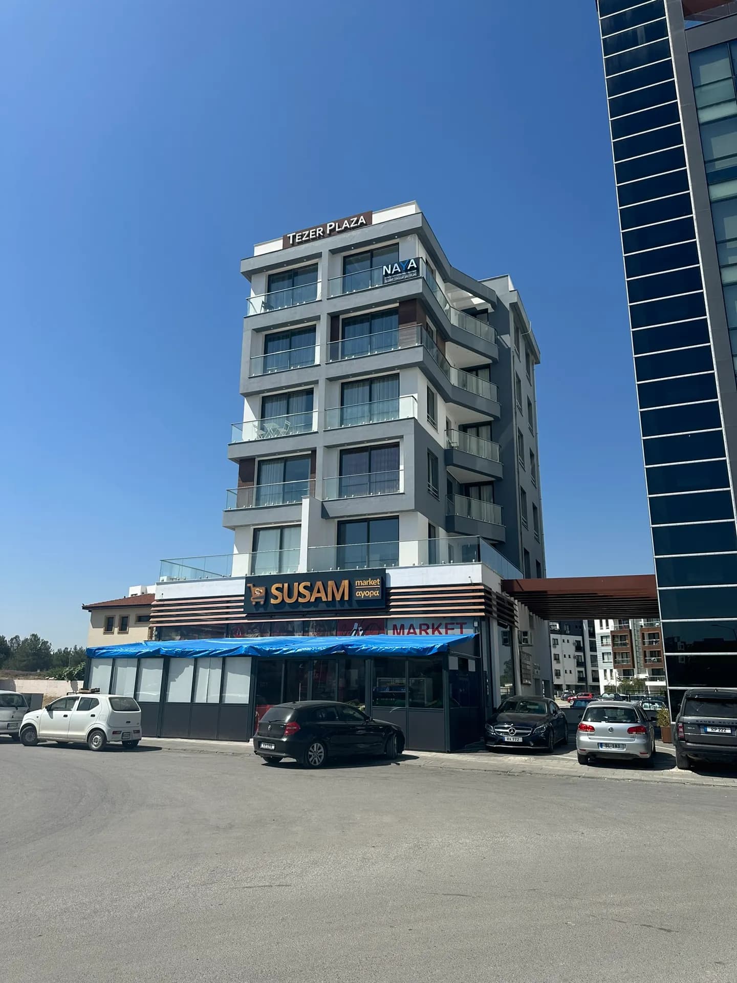 Tezer Plaza — Dış cephe
